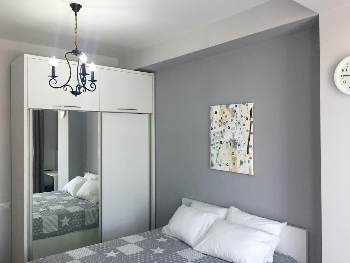 Sunny Apartment Ortachala Tbilisi Buitenkant foto