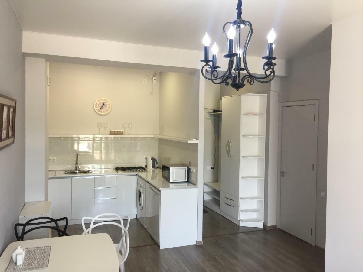 Sunny Apartment Ortachala Tbilisi Buitenkant foto